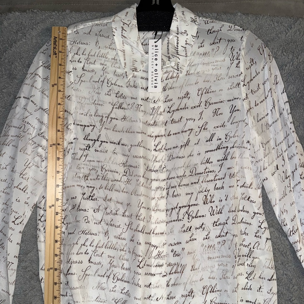Alice + Olivia Cream Script Print Blouse
